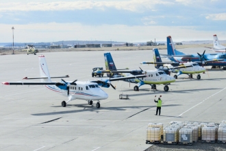 Самолеты Twin Otter компании «ЧукотАвиа» в Анадыре. Фото: «ЧукотАВИА»